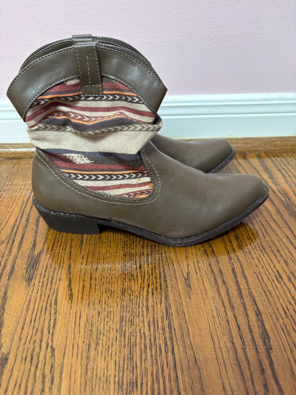 Boots sz 8 womens